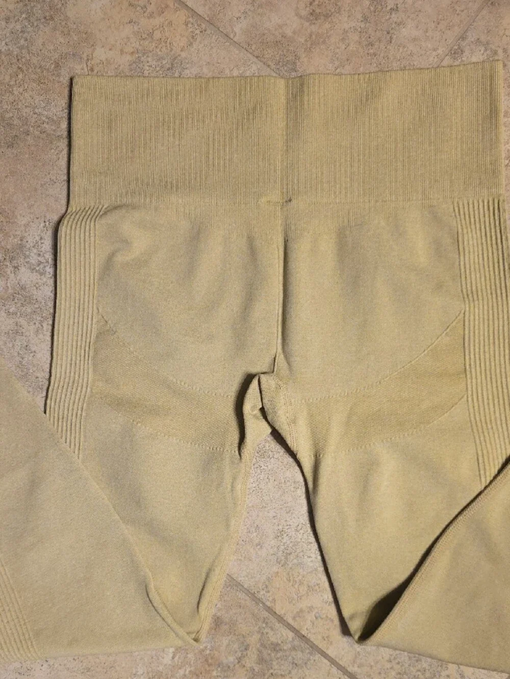 High-Rise Ribbed Seamless Leggings - Pale Yellow